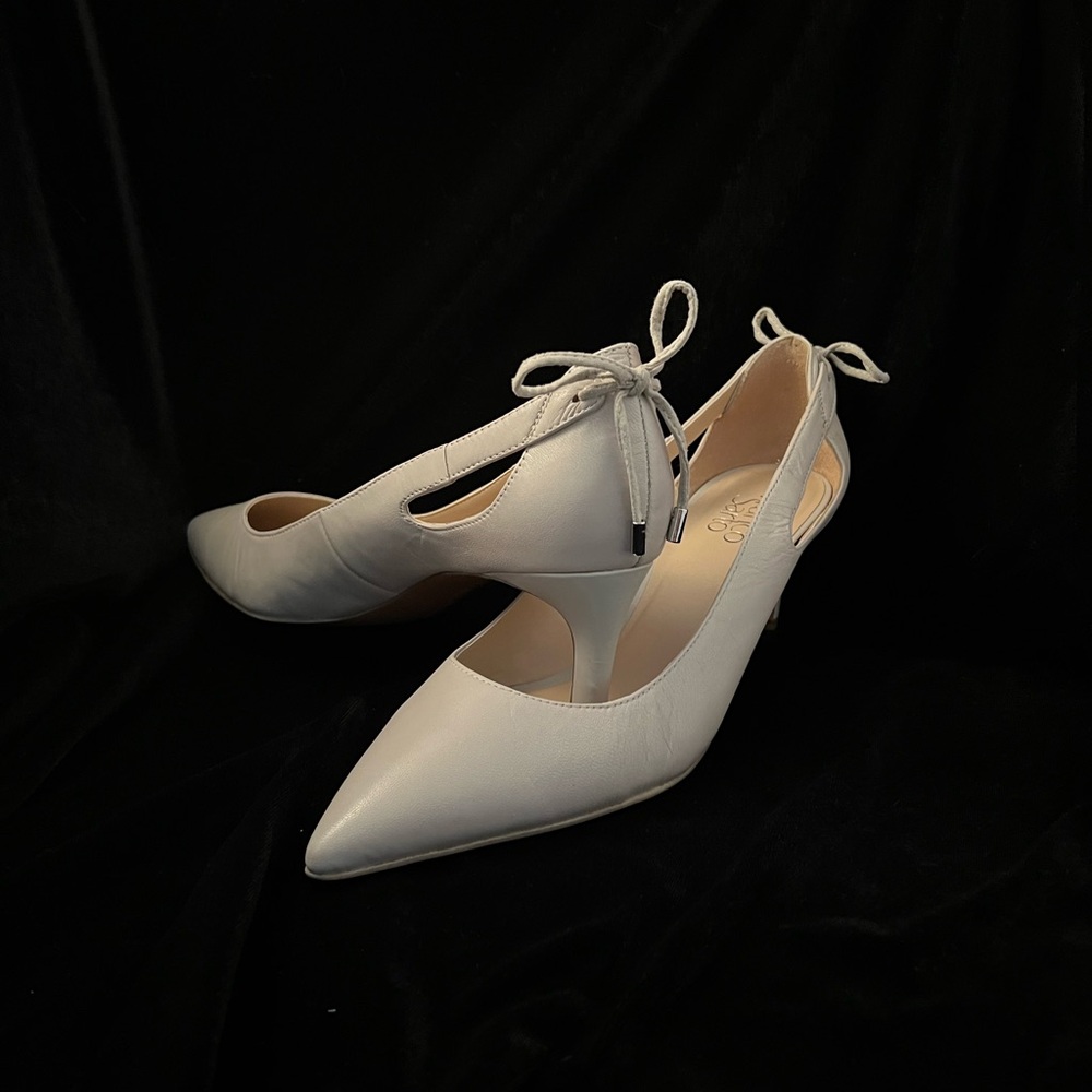NEW Franco Sarto Elegant Doe Taupe Heels with Bow Detail